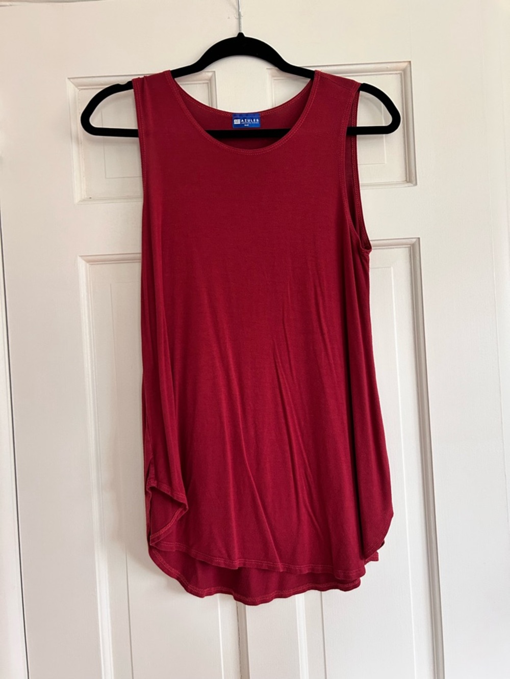 Azules Deep Red Sleeveless Flowy Tank - Picture 2 of 3